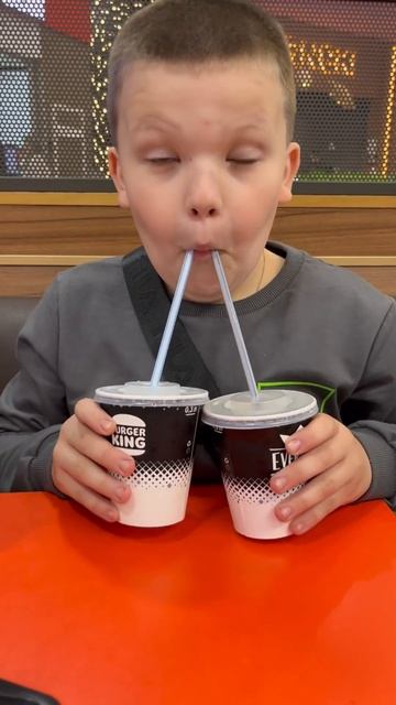 Бургер Кинг пробуем напитки смотреть онлайн