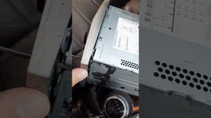 Как снять/демонтировать  штатную магнитолу на Опель А?