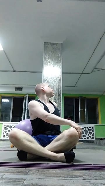 Растяжка. Лягушка. Складка. Фитнес. Стретчинг. Здорова? смотреть онлайн