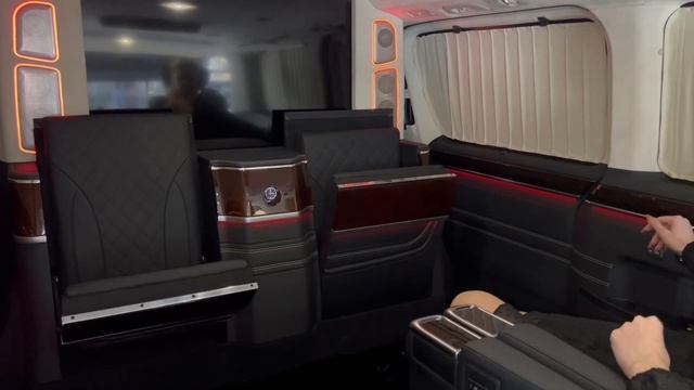 Toyota Hiace, Granvia - мобильный офис глазами девушки