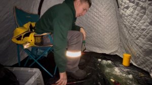 Ловим КАРАСЯ зимой . Тест палатки восьмерка .