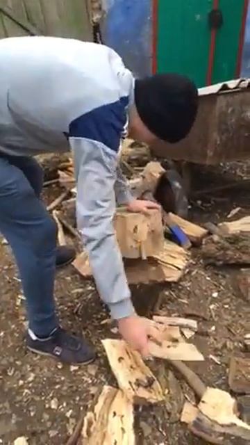 Селён! Как рубать дрова без топора смотреть онлайн