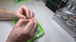 КАК СНЯТЬ МЕТАЛЛИЧИСКИЕ ПЫЛЬНИКИ С ПОДШИПНИКА