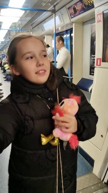 Настя больше не боится! 🚈#настя #Москва #метро смотреть онлайн