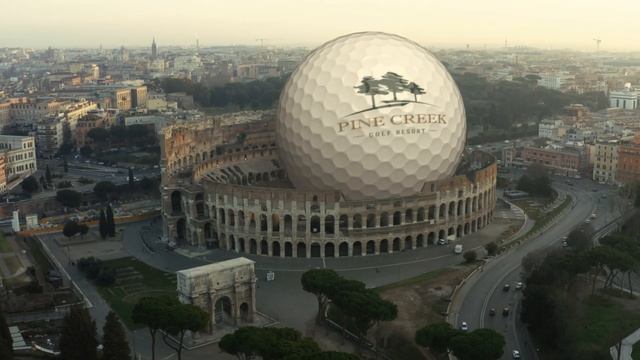 Игрок в гольф на клубе Pine Creek совершает невероятный удар смотреть онлайн