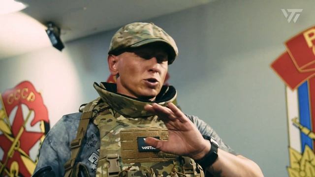 Александр Razvedos и жилет 