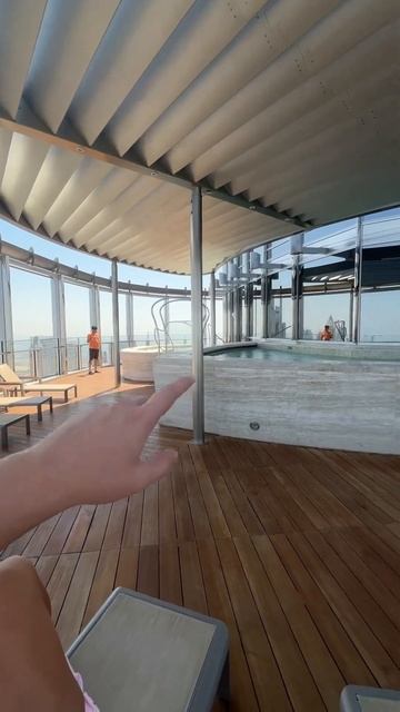 Бассейн в Бурж Халифе смотреть онлайн