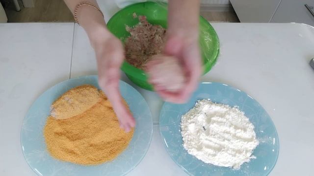 СЕКРЕТ СОЧНЫХ КОТЛЕТ/ДОМАШНИЕ КОТЛЕТЫ/ПОЧЕМУ ТРЕСКАЮТСЯ ПРИ ЖАРКЕ И ВЫТЕКАЕТ СОК