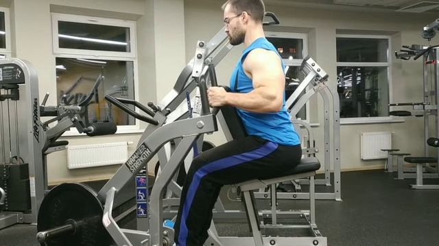 Горизонтальная тяга в тренажере одной рукой смотреть онлайн