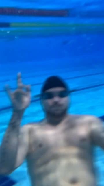 Плаваю в бассейне йо #бассейн #плавание смотреть онлайн