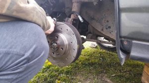 Замена тормозного диска, суппорта, колодок, прокачка тормозов ВАЗ 2112, 2110, Приора, Гранта