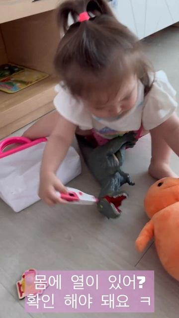 С таким врачем болеть страшно, кашляешь - молотком теб? смотреть онлайн