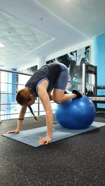 Фитбол. Упражнения на пресс. #фитбол #fitball смотреть онлайн