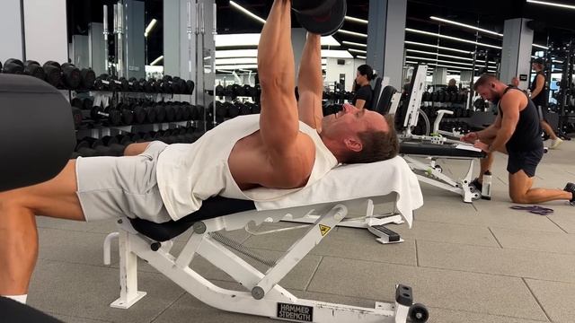 "Сохранить то, что есть". Тренировка: грудь, трицепс, пл? смотреть онлайн