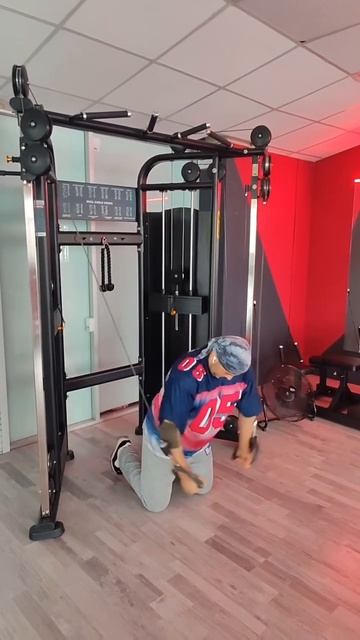 Кроссовер на грудь на коленях #motivation смотреть онлайн