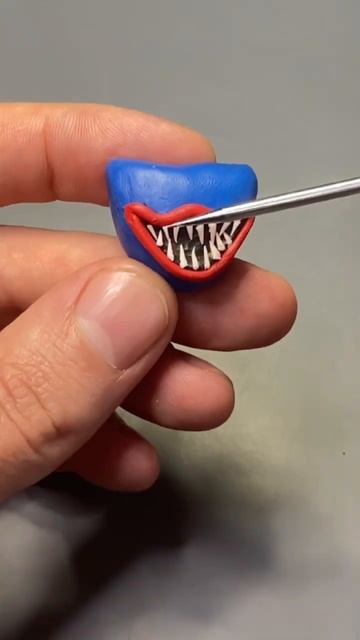 I made Huggy Wuggy from Poppy Playtime #sculpting #plasticine #huggywuggy смотреть онлайн