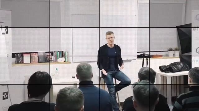 Петро Кузнецов ведет тренинг