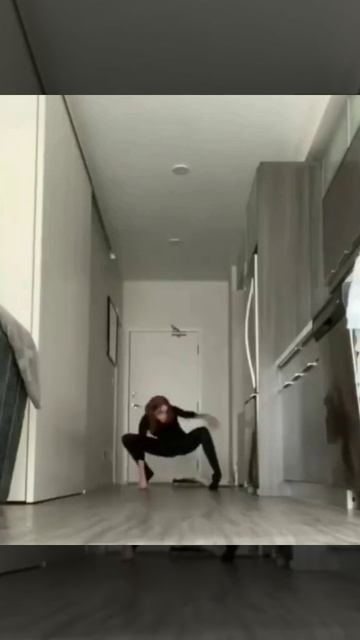 Чем занимается жена дома пока я на работе))