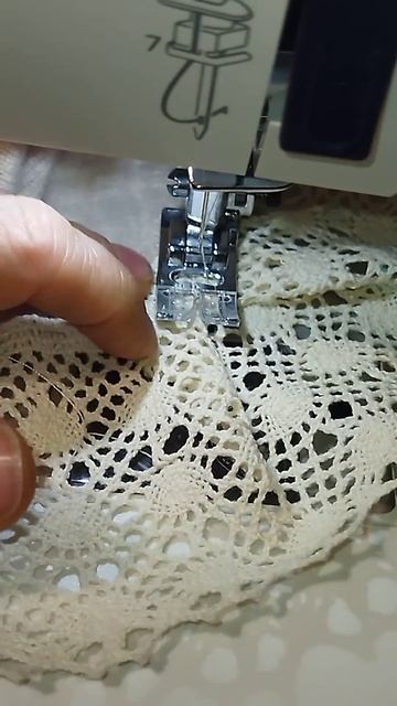 Релаксните пока я работаю... #люблюшить #ремонтодежды смотреть онлайн