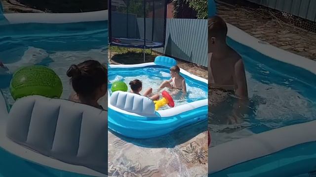 Мой первый бассейн смотреть онлайн