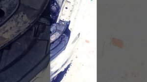 Замена лампы ближнего света jetta va3( лампа Н7) просто пол?