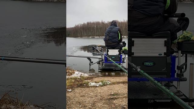 Поплавочная ловля на штекер, в сделанной проруби