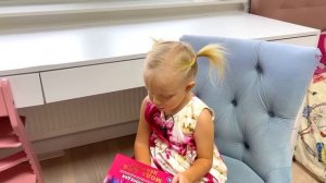 ЧТО ВНУТРИ? СОФИЯ И НИКА РЕЖУТ АНТИСТРЕССЫ. СОФУНЬЯ ША?