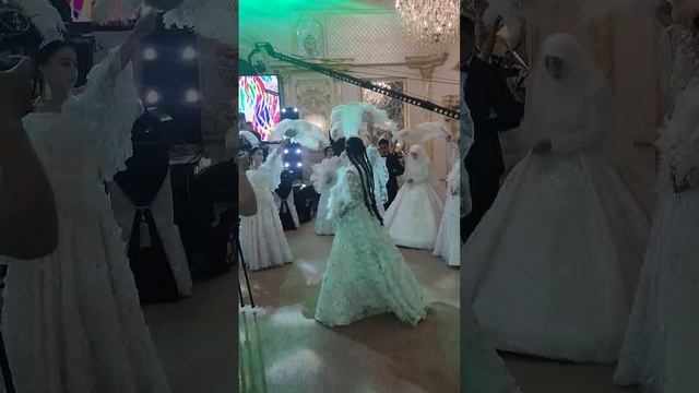 Uzbekistan national wedding. Kelin kuyov kutib olish. Келин куев кутиб олиш. у смотреть онлайн