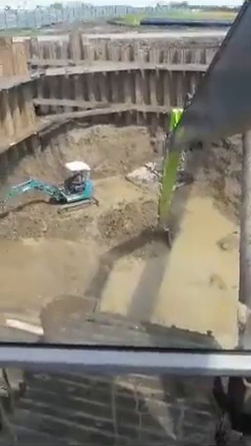 Работа экскаваторов АРЕНДА СПЕЦТЕХНИКИ В СОЧИ (контак смотреть онлайн