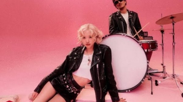 Apt (official music video)