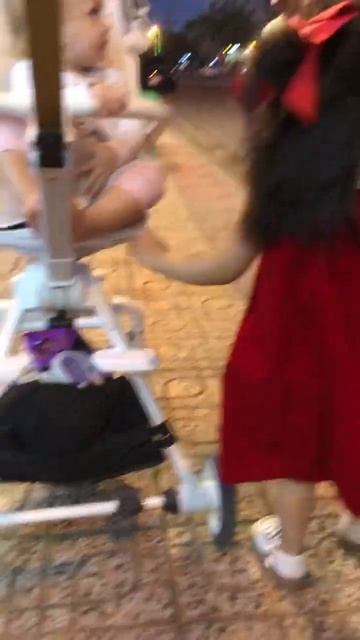 Как это другой цвет кожи? Две красавицы малышки #myvisioninv смотреть онлайн