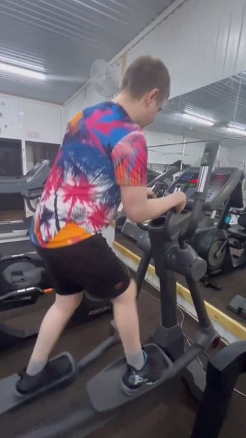 Эллиптический тренажёр 2 #парез #реабилитация #спорт смотреть онлайн