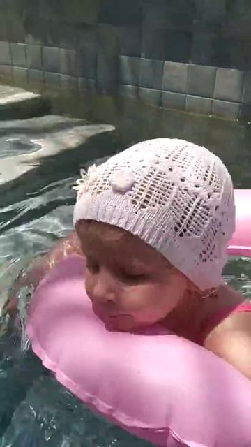 Бассейн с видом на море 🌊 смотреть онлайн