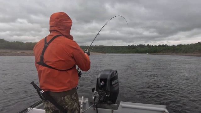 Шикарный атмосферный ролик о рыбалке на Кольском полу