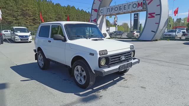 ВАЗ нива 4x4 2121 1,7 л. Бензин МКПП (83 л.с.) 4WD 2016 смотреть онлайн