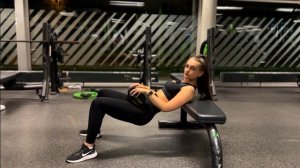 Ягодичный мост — техника выполнения упражнения