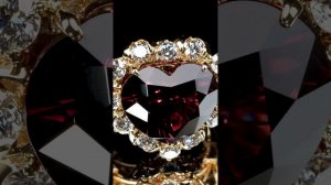 В чем особенность камня гранат?