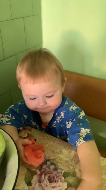 Софа ест арбуз👍 смотреть онлайн