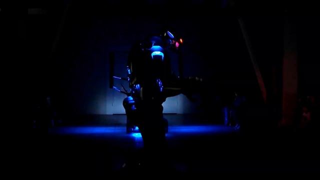 Бал роботов.Робот Титан. Титан шоу. (с) Мое. смотреть онлайн