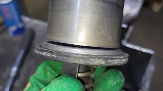 DAF 105 Mesh filter in the cooling pump , DAF 105 Сетка фильтр в помпе охлаж смотреть онлайн