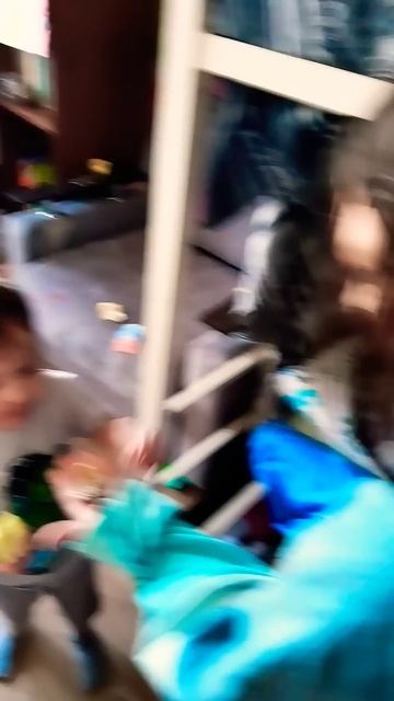 👩🍼👧Ребенок хочет пустышку #пустышки #ребёнок #мал смотреть онлайн