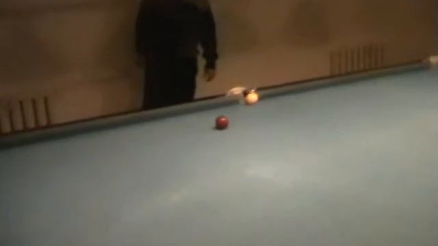 Юрий играет в бильярд смотреть онлайн