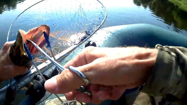 Щука ловля на спиннинг  река Днепр