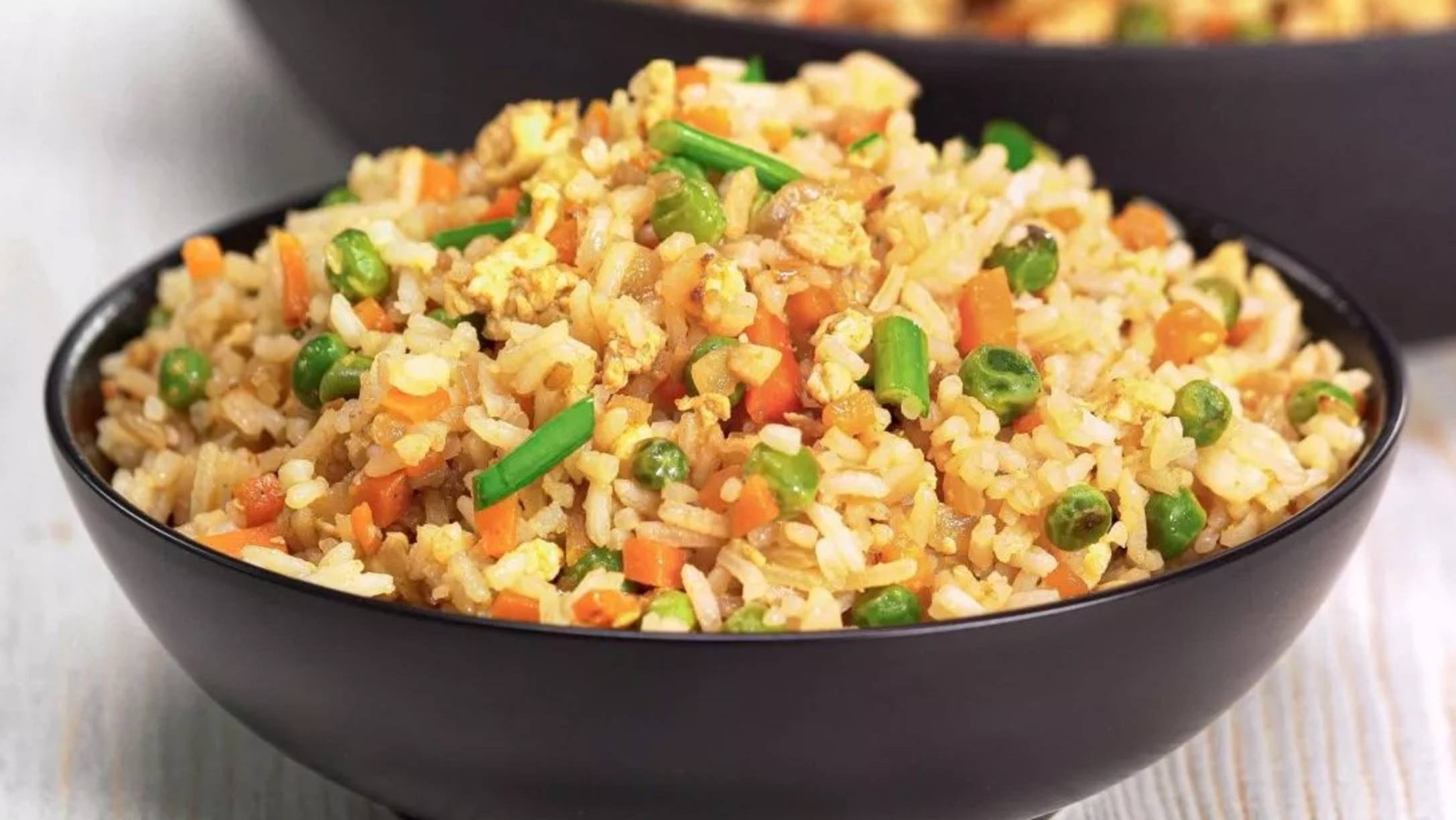 РИС С ОВОЩАМИ за 30 минут. ЖАРЕНЫЙ РИС С ОВОЩАМИ И ЯЙЦОМ на сковороде. Быстрый и простой рецепт. смотреть онлайн