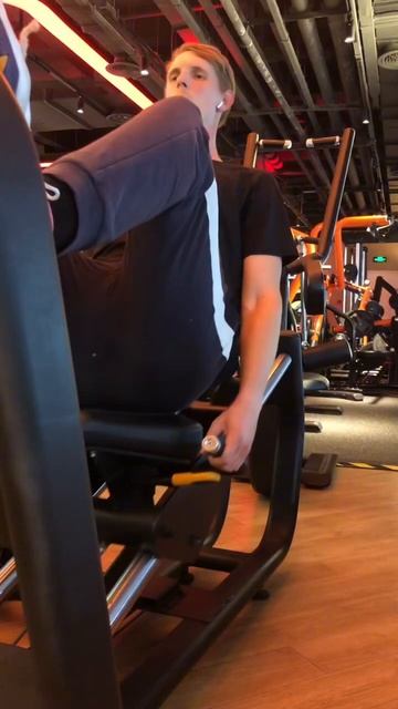 Leg Workout | Тренировка ног #motivation #трансформация #legday #день смотреть онлайн