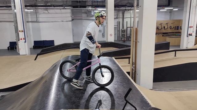 Как сделать Вип на БМХ | HOW TO TailWhip | смотреть онлайн