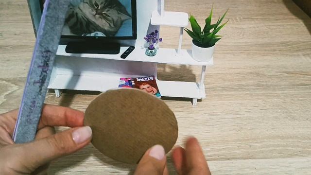 Гостиная для кукольного домика! Делаем телевизор, сто? смотреть онлайн