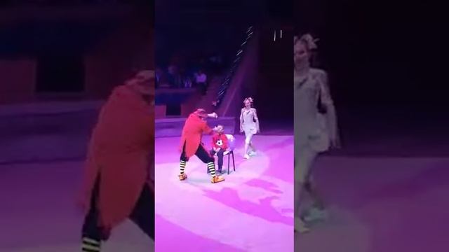 Роня и клоун. Сочи. Декабрь 2019