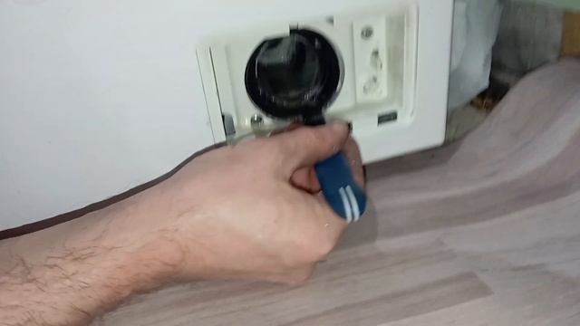 Протекает пробка сливного фильтра стиральной машины L смотреть онлайн