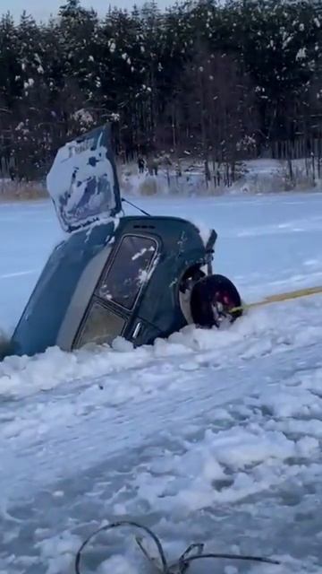 На рыбалке, нива ушла под лёд#ваз#нива#лада#рыбалка